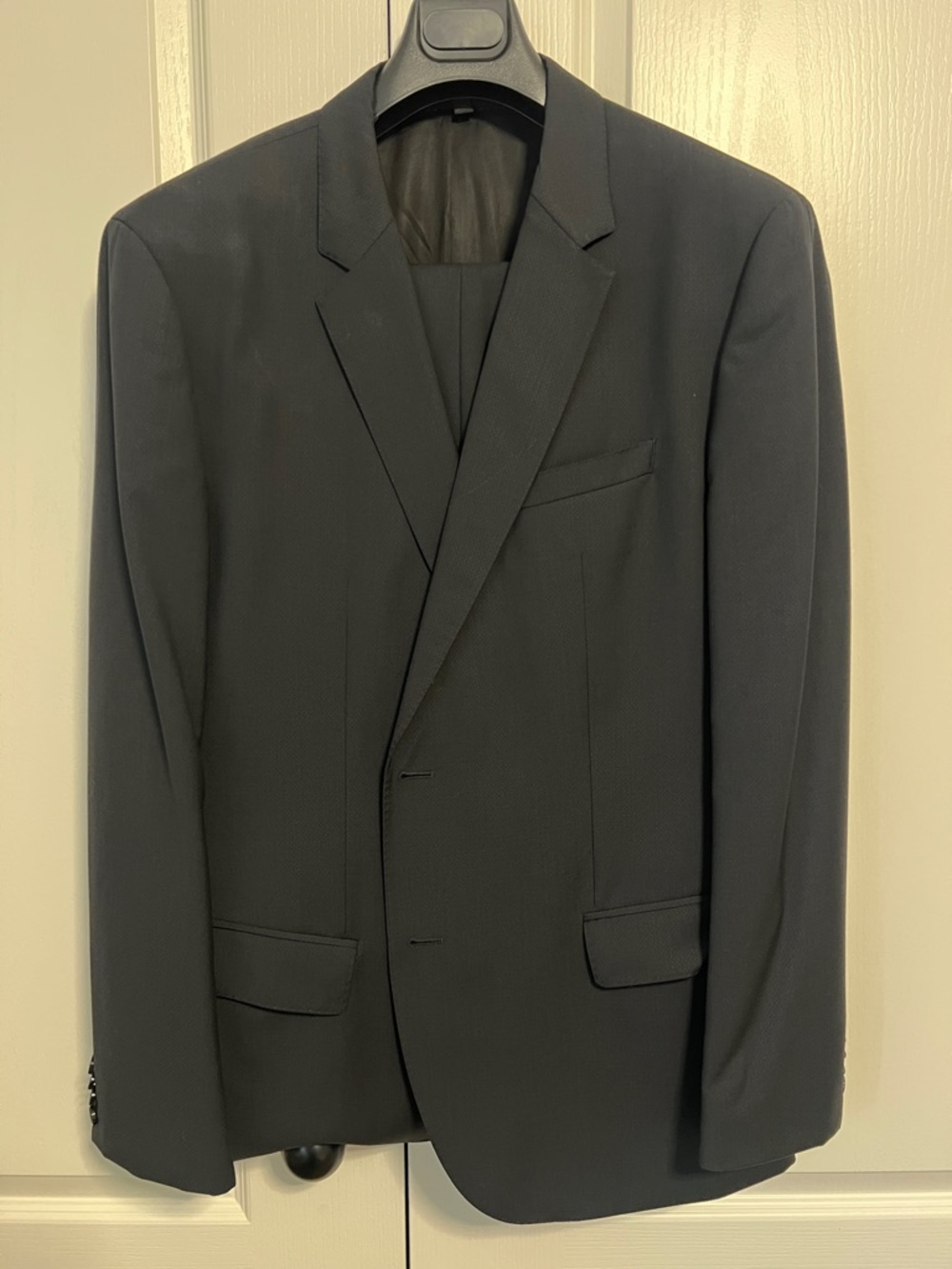 HUGO Men's Black Single-Breasted Suit
